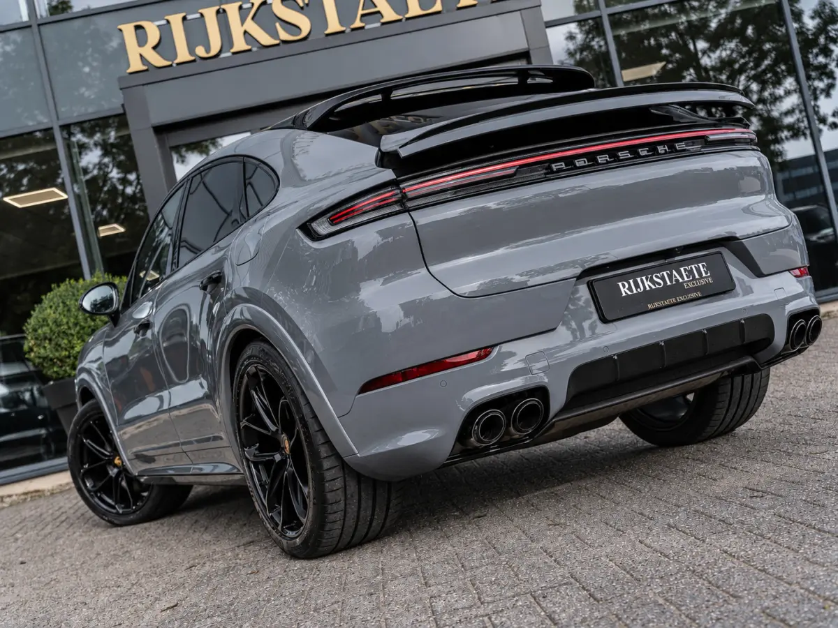 3.0 E-Hybrid|PANO|SFEER|CHRONO|CARBON