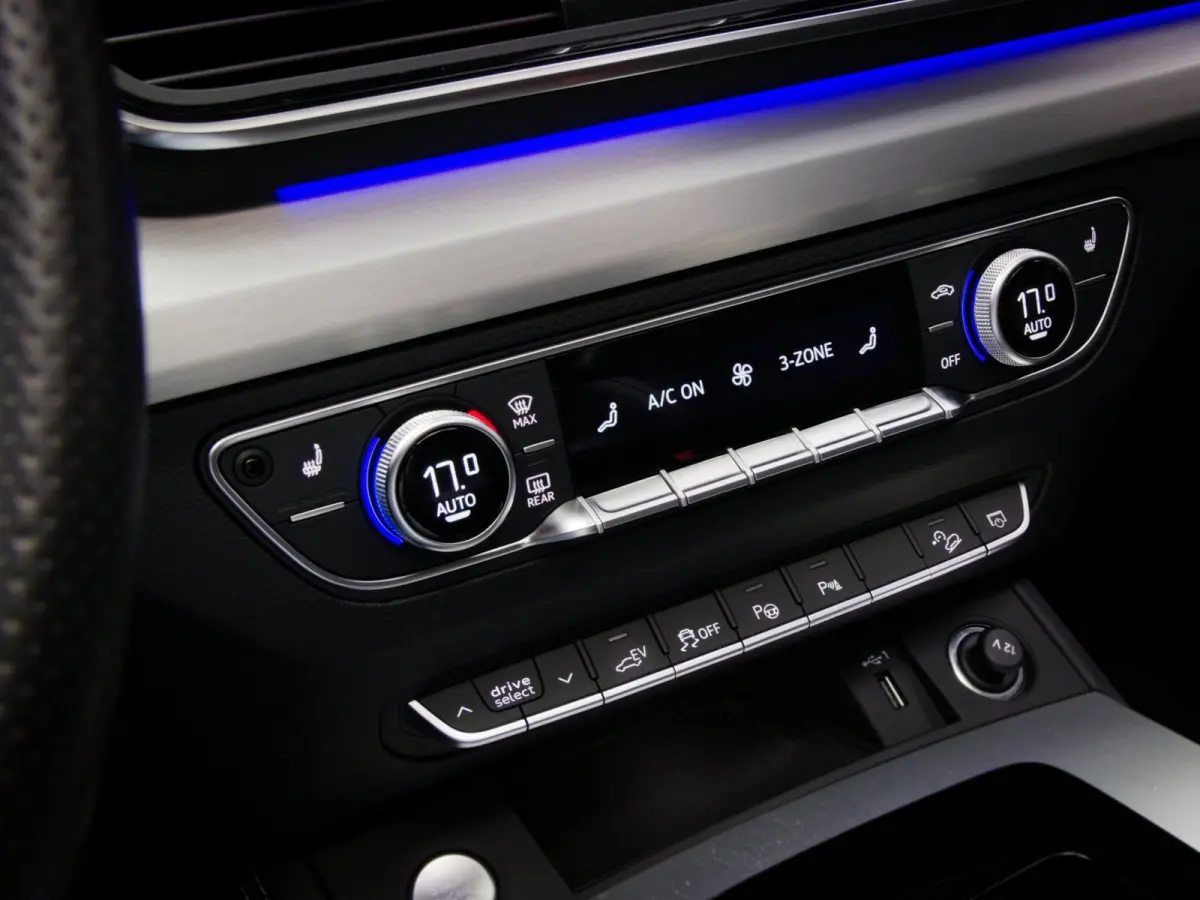 55 TFSI e S-Line Edition Competition (LUCHTVERING, PANORAMADAK, SFEERVERLICHTING, BANG&OLUFSEN, CAMERA, APPLE CARPLAY)