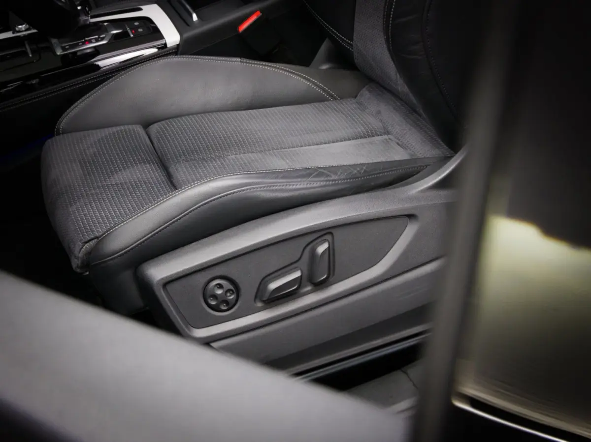 55 TFSI e S-Line Edition Competition (LUCHTVERING, PANORAMADAK, SFEERVERLICHTING, BANG&OLUFSEN, CAMERA, APPLE CARPLAY)