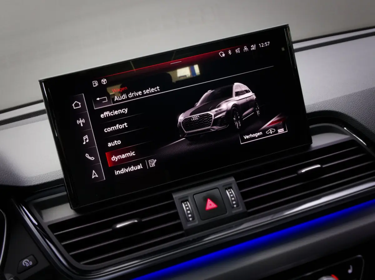 55 TFSI e S-Line Edition Competition (LUCHTVERING, PANORAMADAK, SFEERVERLICHTING, BANG&OLUFSEN, CAMERA, APPLE CARPLAY)