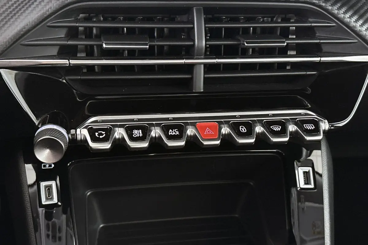1.2 PureTech Active Trekhaak Navigatie Airco Apple CarPlay