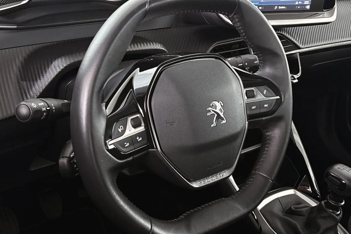 1.2 PureTech Active Trekhaak Navigatie Airco Apple CarPlay