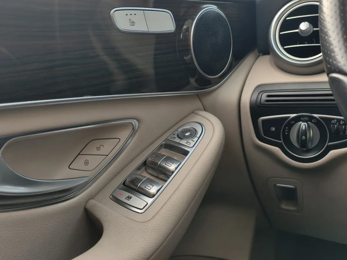 350e 4MATIC Premium Plus