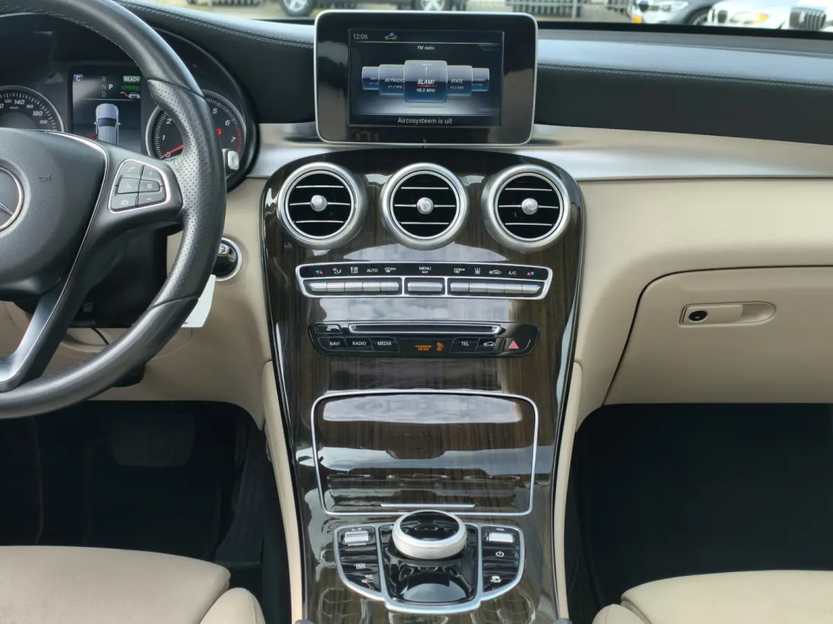 350e 4MATIC Premium Plus