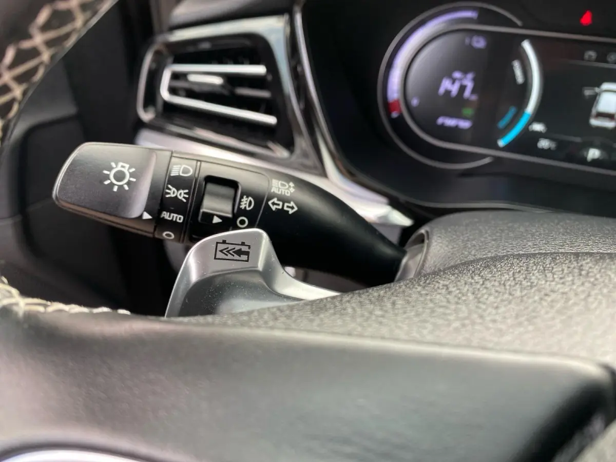 DynamicPlusLine 64 kWh | Climate control | Navigatie | Parkeercamera | Stoel + stuurverwarming | Keyless | Schuif-kanteldak | Line assist |