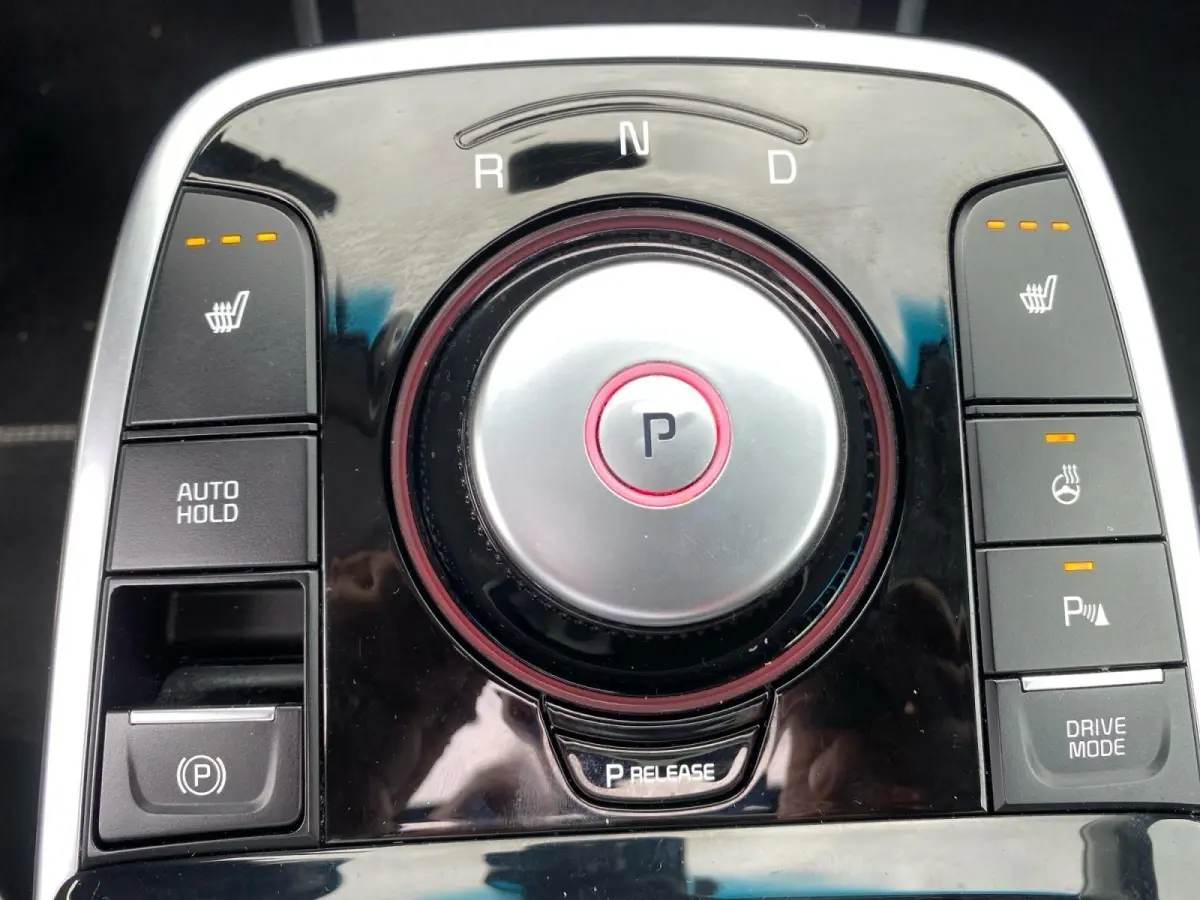 DynamicPlusLine 64 kWh | Climate control | Navigatie | Parkeercamera | Stoel + stuurverwarming | Keyless | Schuif-kanteldak | Line assist |