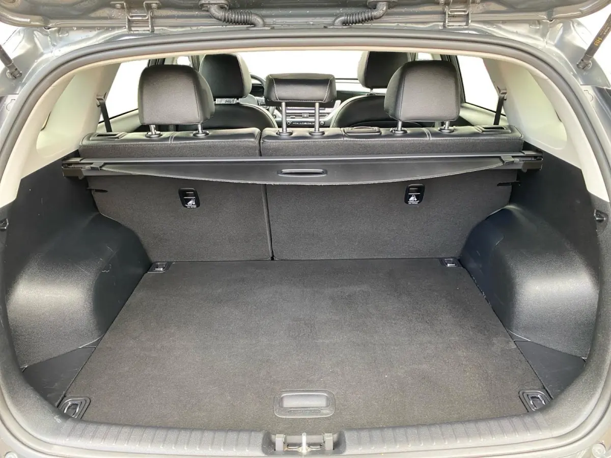 DynamicPlusLine 64 kWh | Climate control | Navigatie | Parkeercamera | Stoel + stuurverwarming | Keyless | Schuif-kanteldak | Line assist |