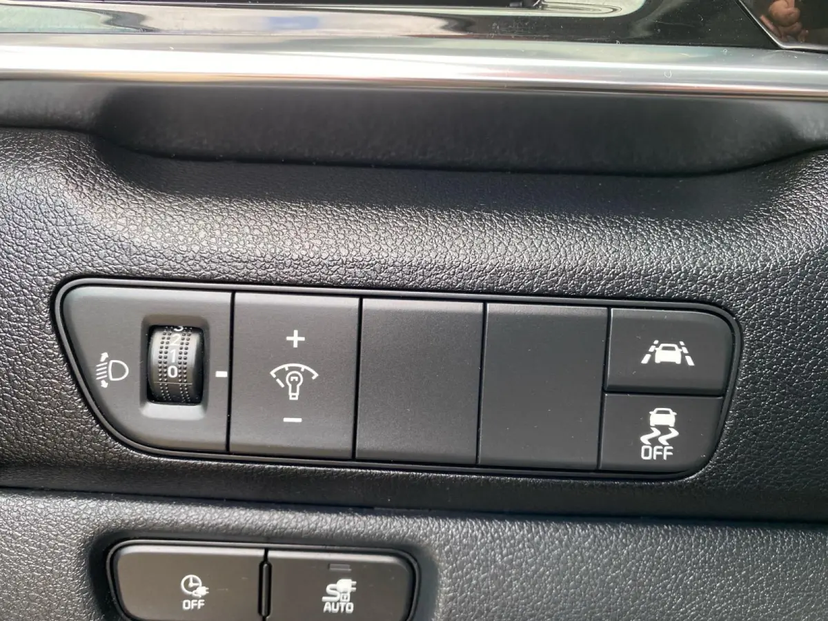 DynamicPlusLine 64 kWh | Climate control | Navigatie | Parkeercamera | Stoel + stuurverwarming | Keyless | Schuif-kanteldak | Line assist |