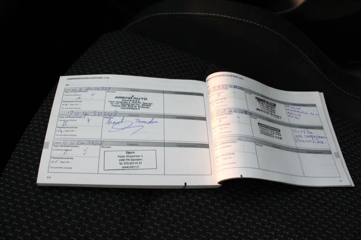 1.2 TCe Limited > Automaat/Trekhaak/all season banden/Apple Carplay/Android Auto