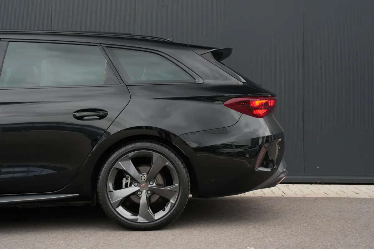 1.5 TSI e-Hybrid 204pk Business | Panoramadak | Bestuurdersstoel Geheugen | Stuur & Stoelverwarming | Sennheiser