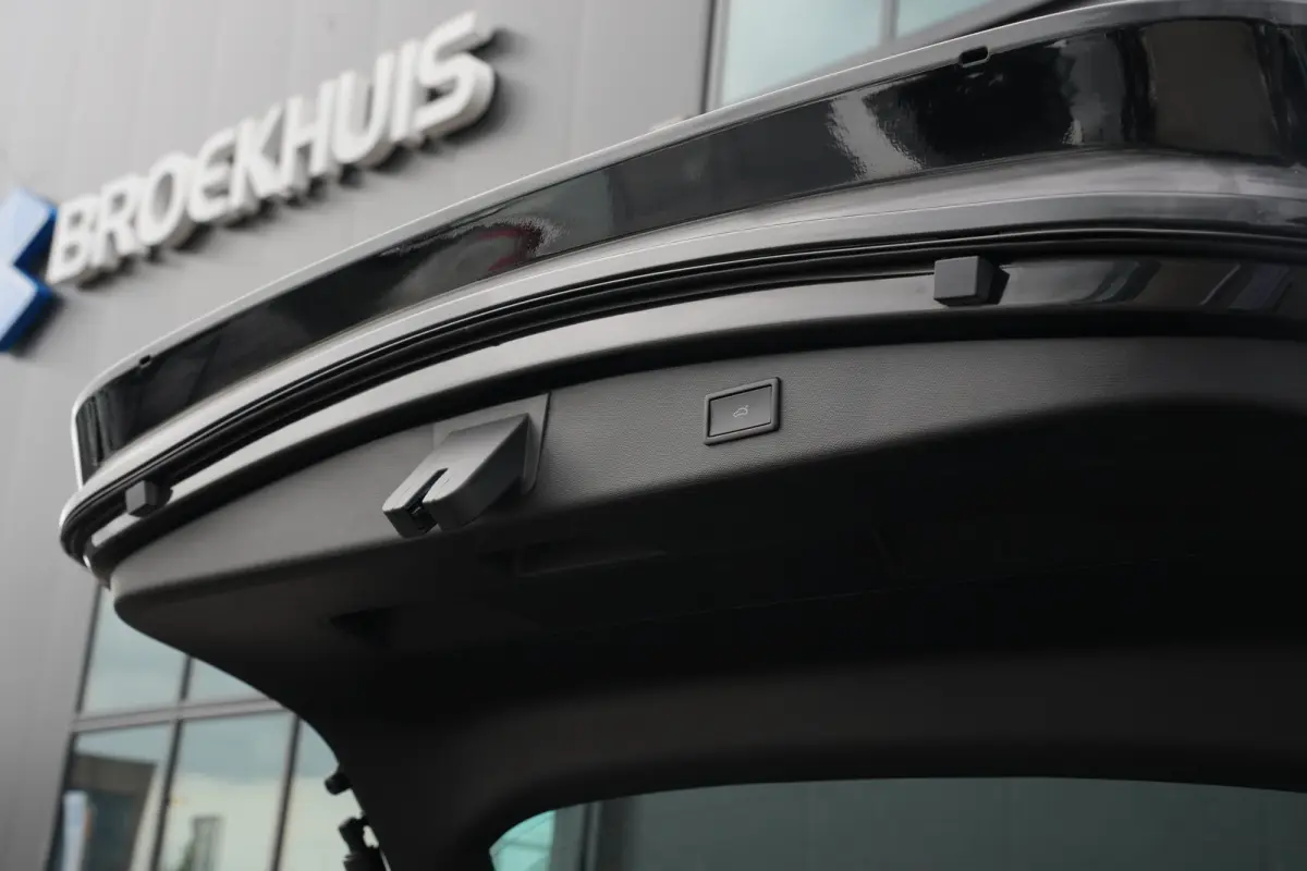 1.5 TSI e-Hybrid 204pk Business | Panoramadak | Bestuurdersstoel Geheugen | Stuur & Stoelverwarming | Sennheiser