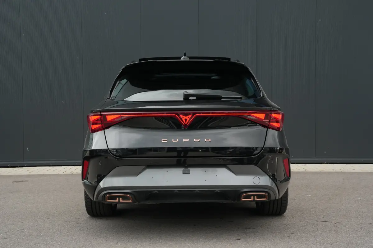 1.5 TSI e-Hybrid 204pk Business | Panoramadak | Bestuurdersstoel Geheugen | Stuur & Stoelverwarming | Sennheiser