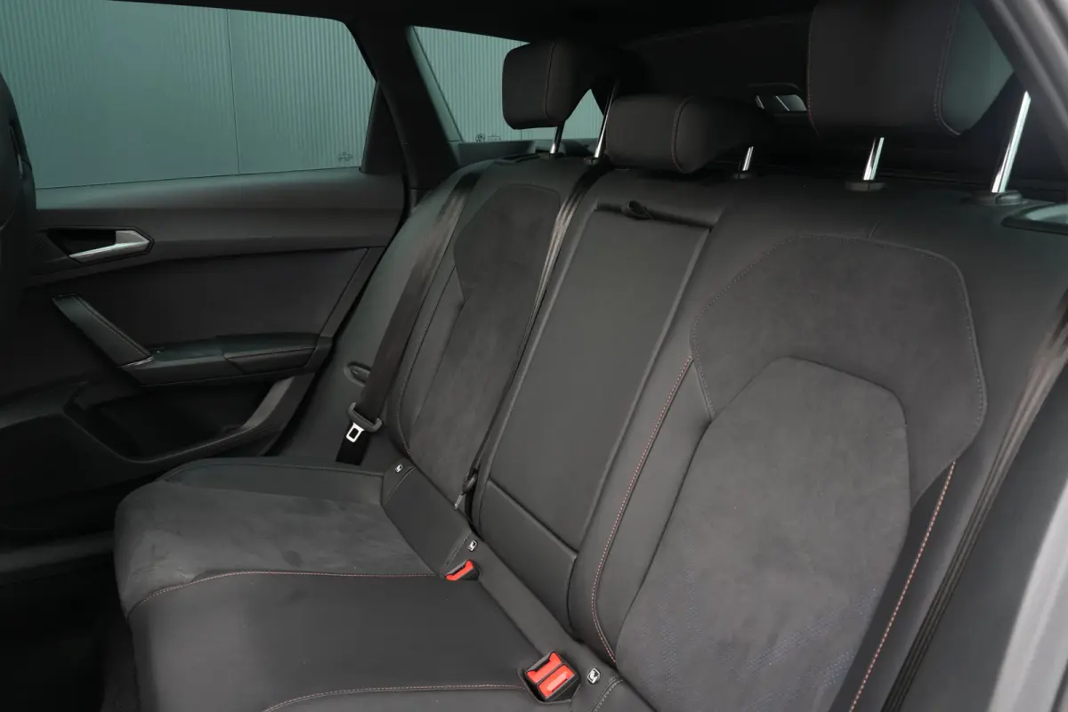 1.5 TSI e-Hybrid 204pk Business | Panoramadak | Bestuurdersstoel Geheugen | Stuur & Stoelverwarming | Sennheiser