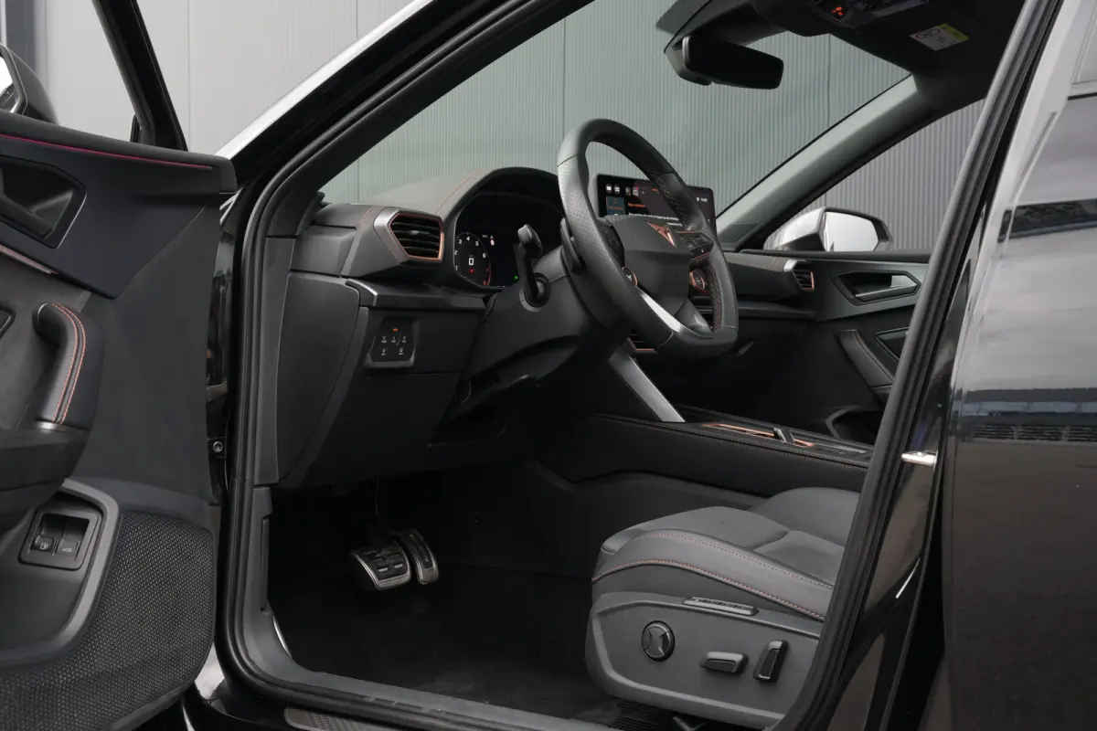 1.5 TSI e-Hybrid 204pk Business | Panoramadak | Bestuurdersstoel Geheugen | Stuur & Stoelverwarming | Sennheiser