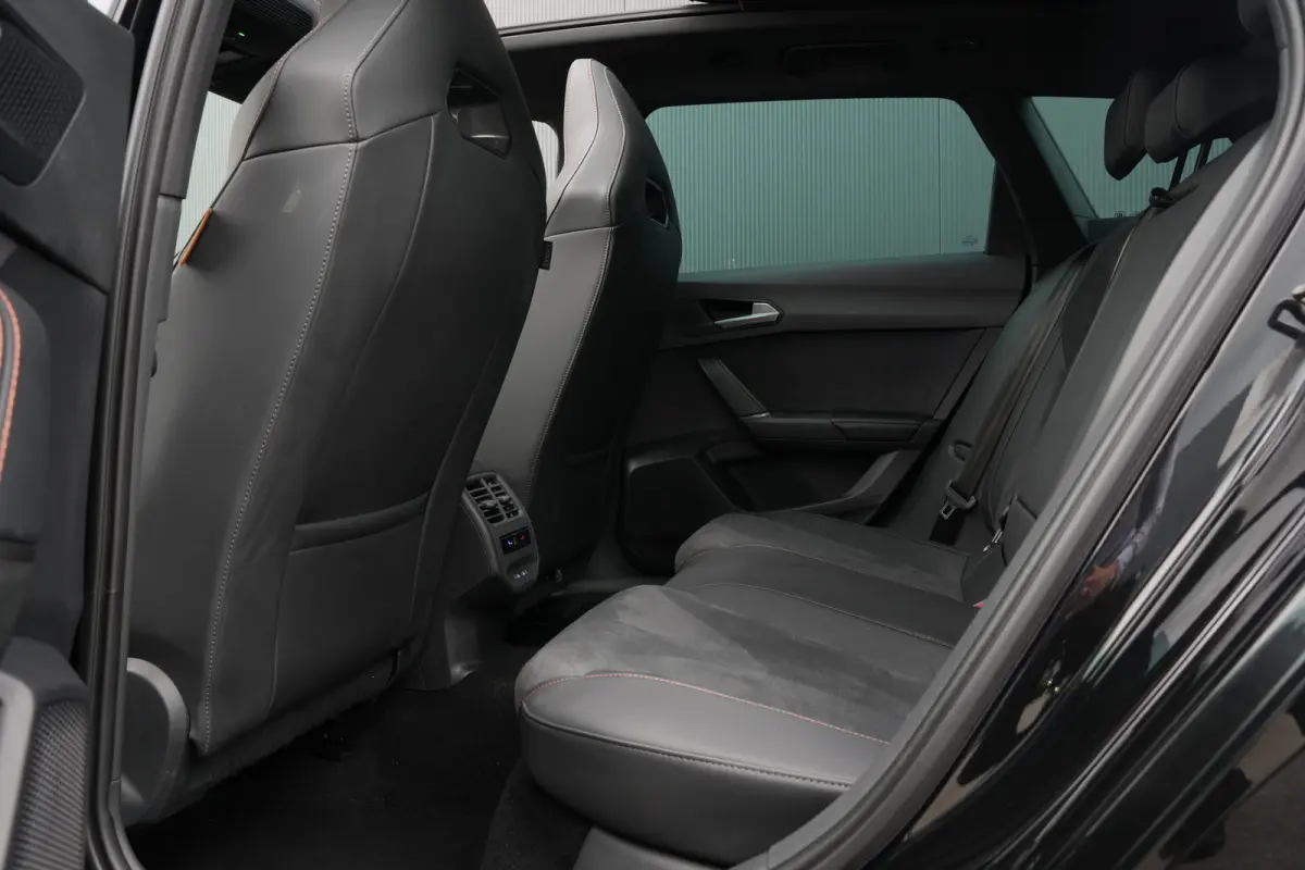 1.5 TSI e-Hybrid 204pk Business | Panoramadak | Bestuurdersstoel Geheugen | Stuur & Stoelverwarming | Sennheiser