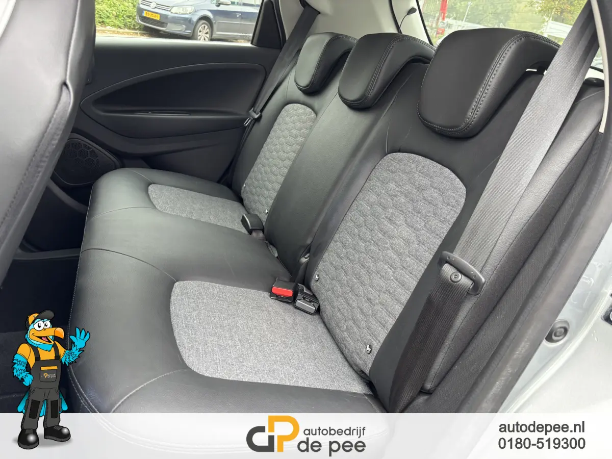 R135 Intens 52 kWh GARANTIE/KOOPACCU SOH 92%/CCS/SENS.V+A/CAMERA/CRUISE/CLIMA/CARPLAY/LICHTMETAAL rijklaarprijs!