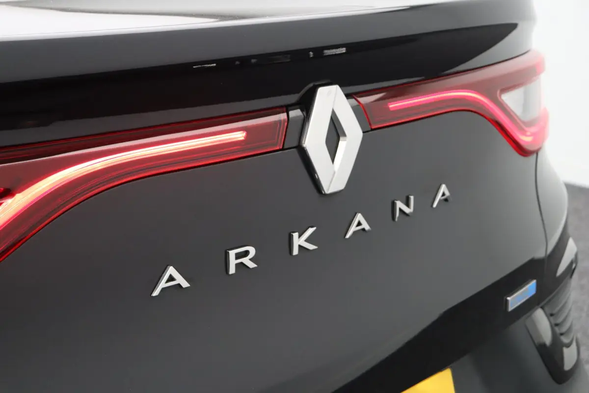 E-Tech Hybrid 145pk Intens | 1e eigenaar! | ABD Dealer onderhouden | Adaptive cruise control | Groot infotainment scherm | Half leder | Ledverlichting |