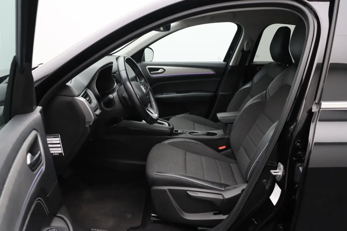 E-Tech Hybrid 145pk Intens | 1e eigenaar! | ABD Dealer onderhouden | Adaptive cruise control | Groot infotainment scherm | Half leder | Ledverlichting |