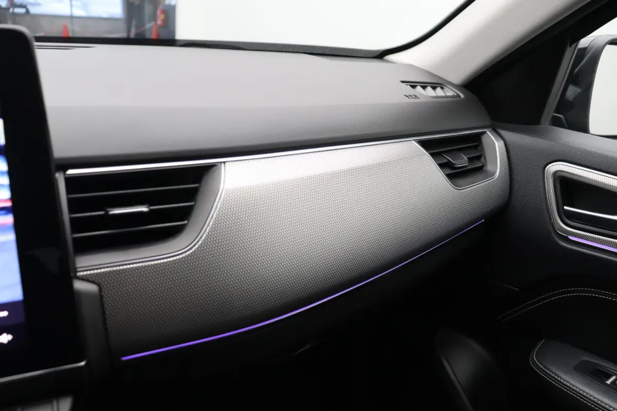 E-Tech Hybrid 145pk Intens | 1e eigenaar! | ABD Dealer onderhouden | Adaptive cruise control | Groot infotainment scherm | Half leder | Ledverlichting |