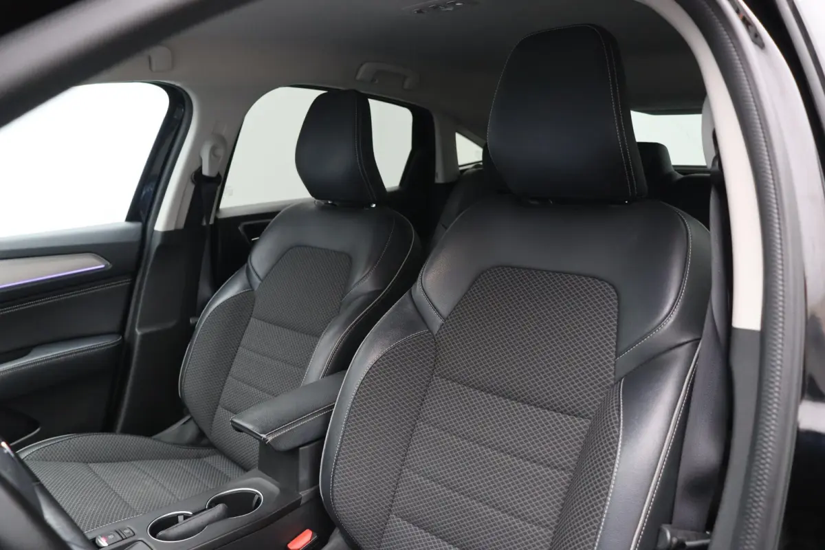 E-Tech Hybrid 145pk Intens | 1e eigenaar! | ABD Dealer onderhouden | Adaptive cruise control | Groot infotainment scherm | Half leder | Ledverlichting |