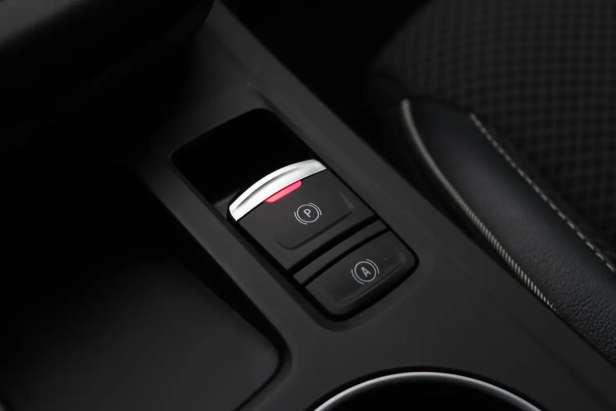 E-Tech Hybrid 145pk Intens | 1e eigenaar! | ABD Dealer onderhouden | Adaptive cruise control | Groot infotainment scherm | Half leder | Ledverlichting |