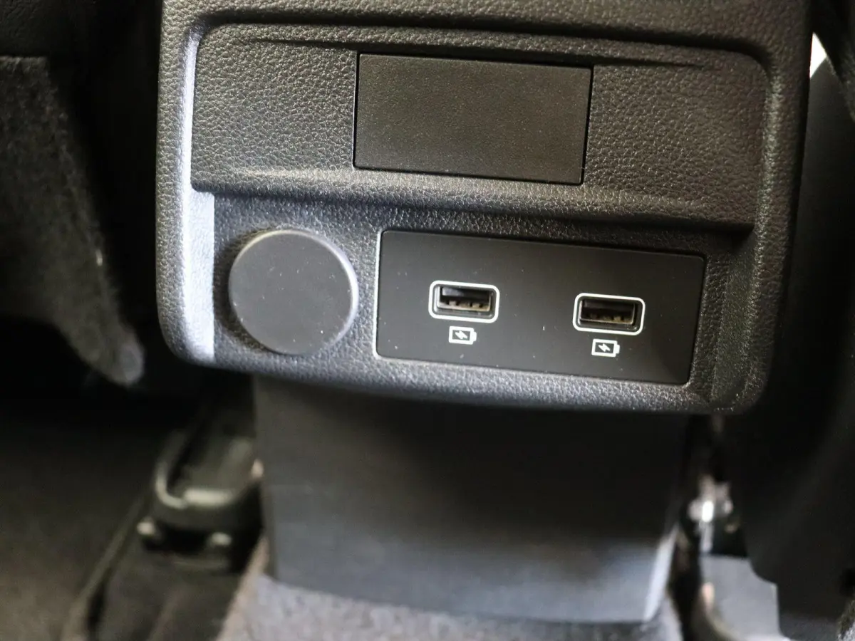 E-Tech Hybrid 145pk Intens | 1e eigenaar! | ABD Dealer onderhouden | Adaptive cruise control | Groot infotainment scherm | Half leder | Ledverlichting |