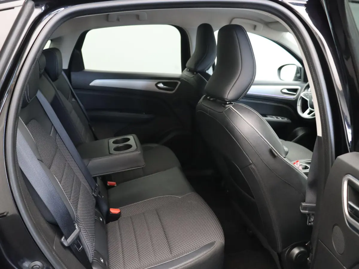 E-Tech Hybrid 145pk Intens | 1e eigenaar! | ABD Dealer onderhouden | Adaptive cruise control | Groot infotainment scherm | Half leder | Ledverlichting |