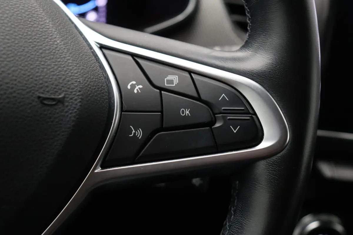 E-Tech Hybrid 145pk Intens | 1e eigenaar! | ABD Dealer onderhouden | Adaptive cruise control | Groot infotainment scherm | Half leder | Ledverlichting |