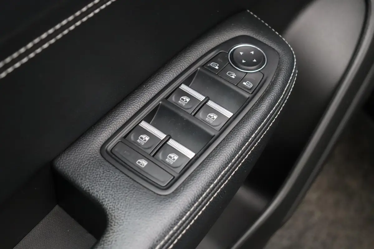 E-Tech Hybrid 145pk Intens | 1e eigenaar! | ABD Dealer onderhouden | Adaptive cruise control | Groot infotainment scherm | Half leder | Ledverlichting |