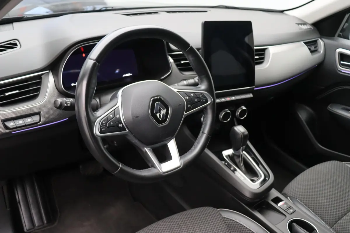 E-Tech Hybrid 145pk Intens | 1e eigenaar! | ABD Dealer onderhouden | Adaptive cruise control | Groot infotainment scherm | Half leder | Ledverlichting |