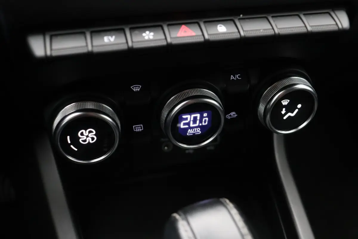 E-Tech Hybrid 145pk Intens | 1e eigenaar! | ABD Dealer onderhouden | Adaptive cruise control | Groot infotainment scherm | Half leder | Ledverlichting |