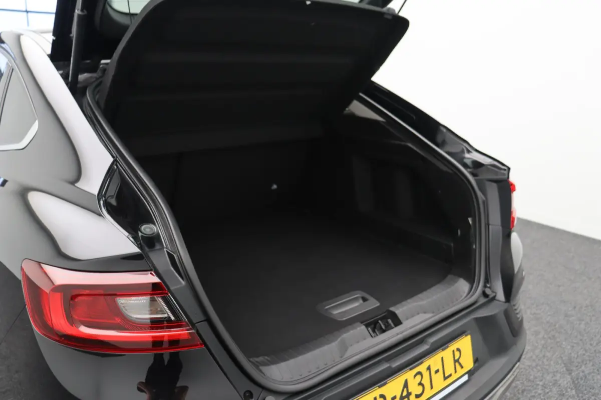 E-Tech Hybrid 145pk Intens | 1e eigenaar! | ABD Dealer onderhouden | Adaptive cruise control | Groot infotainment scherm | Half leder | Ledverlichting |