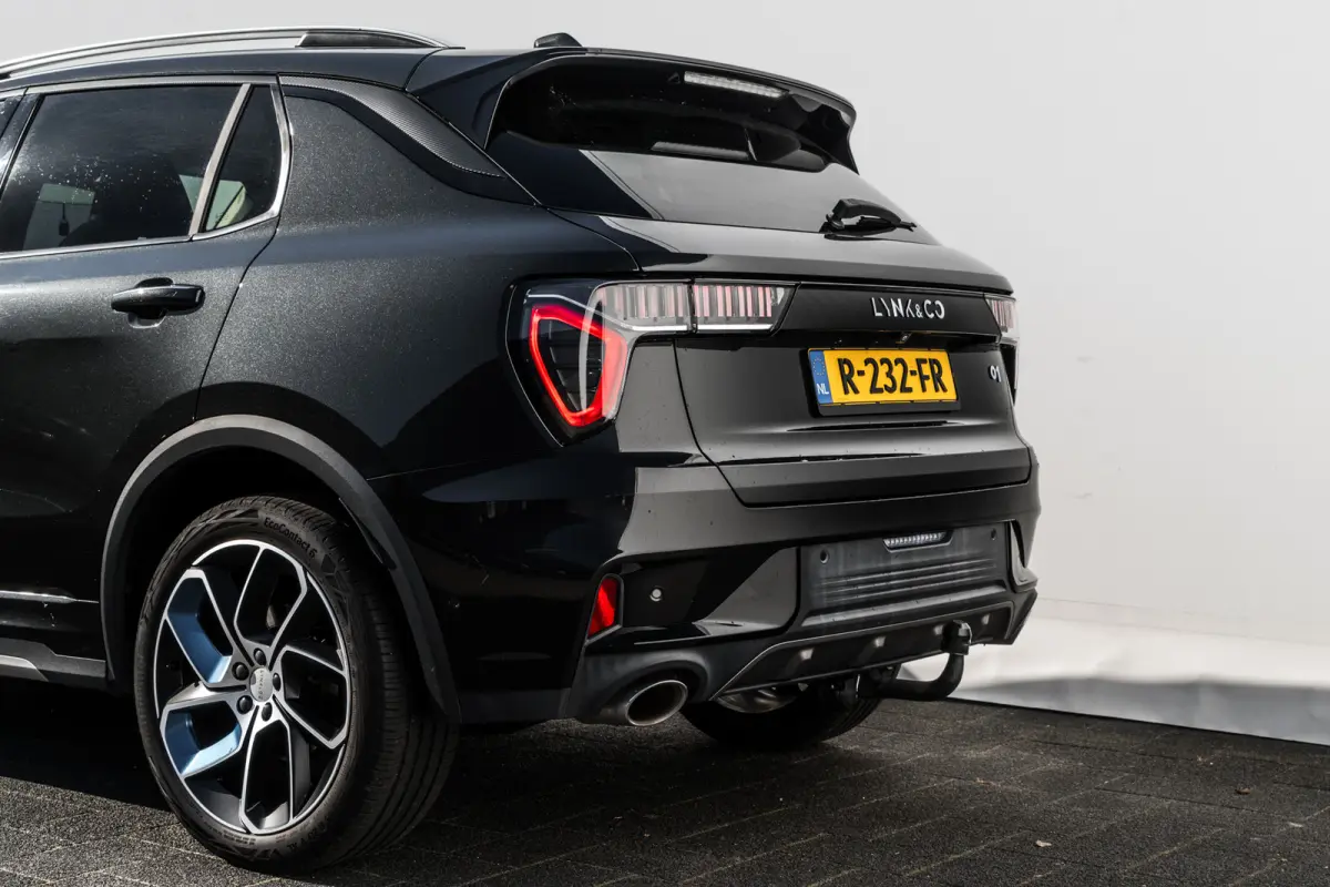 1.5 Plug-in Hybrid 262 Pk | Trekhaak | 360 Camera | Panoramadak | Full Map Navi | Carplay | 20 inch. LMV | 1e eigenaar