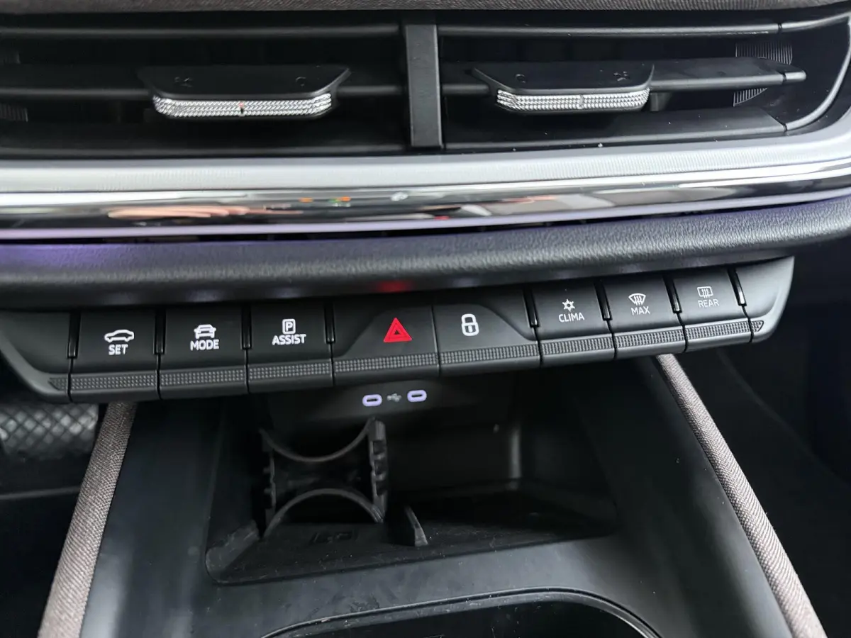 60 First Edition | SOH 92,8% | Adaptieve Cruise Control | Stoel- & Stuurverwarming |
