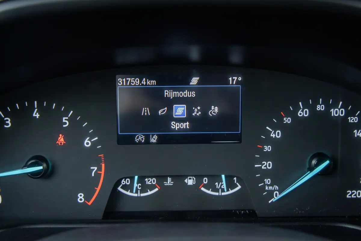 1.0 EcoBoost Titanium | 100 % dealer o.h. | LED verlichting | Camera | Winter-pack | Privacy-glass | Apple carplay / andriod auto