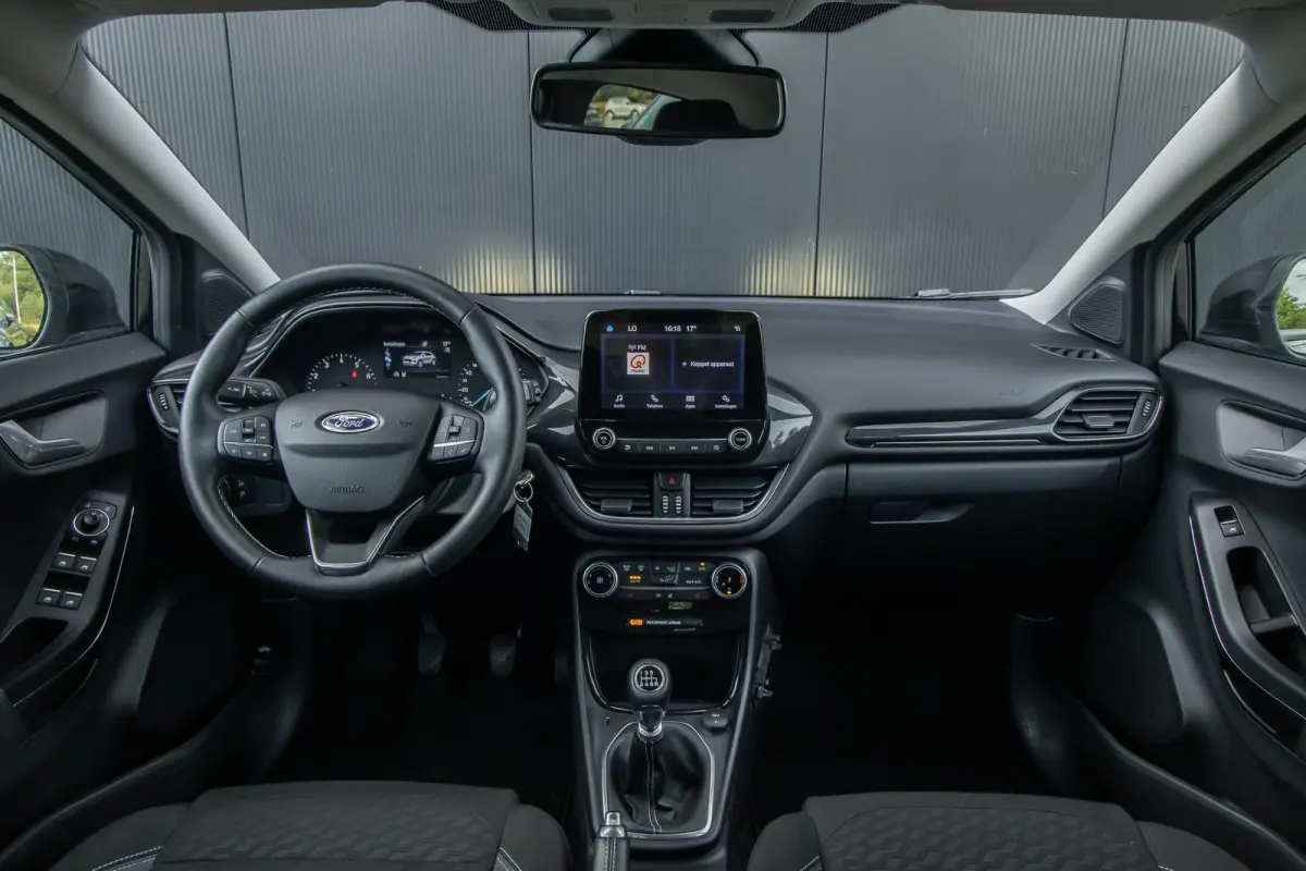 1.0 EcoBoost Titanium | 100 % dealer o.h. | LED verlichting | Camera | Winter-pack | Privacy-glass | Apple carplay / andriod auto