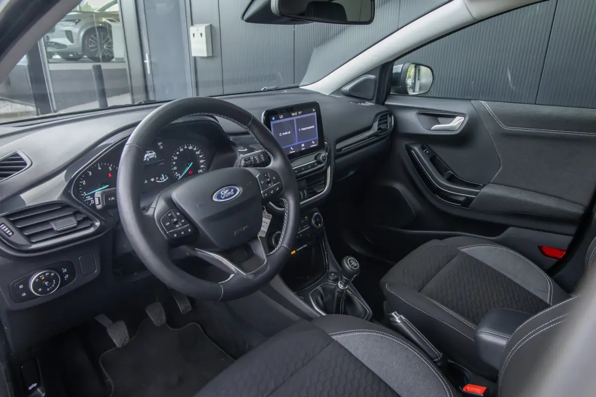 1.0 EcoBoost Titanium | 100 % dealer o.h. | LED verlichting | Camera | Winter-pack | Privacy-glass | Apple carplay / andriod auto