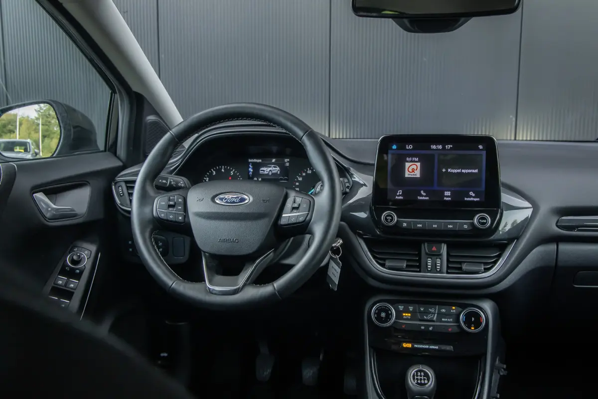 1.0 EcoBoost Titanium | 100 % dealer o.h. | LED verlichting | Camera | Winter-pack | Privacy-glass | Apple carplay / andriod auto