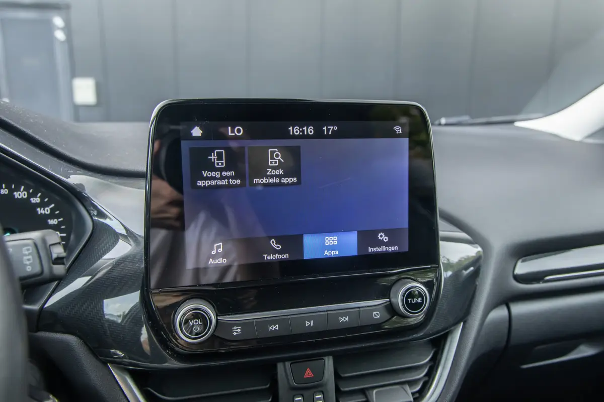 1.0 EcoBoost Titanium | 100 % dealer o.h. | LED verlichting | Camera | Winter-pack | Privacy-glass | Apple carplay / andriod auto