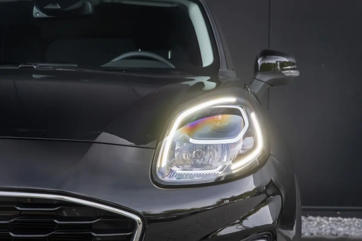 1.0 EcoBoost Titanium | 100 % dealer o.h. | LED verlichting | Camera | Winter-pack | Privacy-glass | Apple carplay / andriod auto