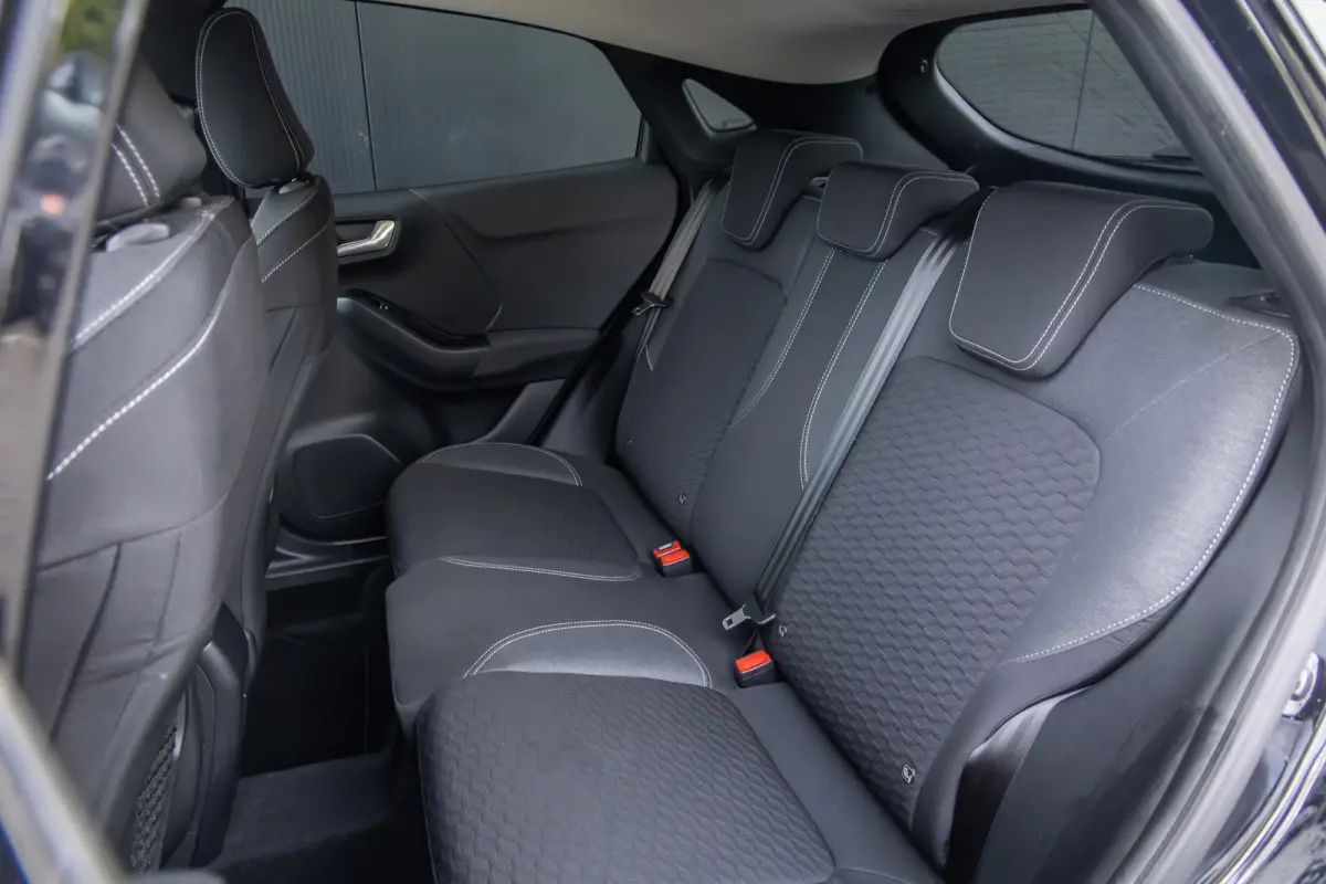 1.0 EcoBoost Titanium | 100 % dealer o.h. | LED verlichting | Camera | Winter-pack | Privacy-glass | Apple carplay / andriod auto