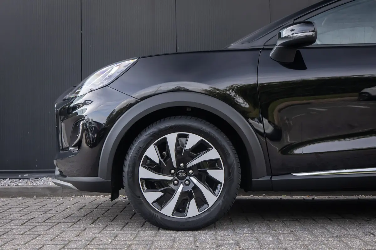 1.0 EcoBoost Titanium | 100 % dealer o.h. | LED verlichting | Camera | Winter-pack | Privacy-glass | Apple carplay / andriod auto