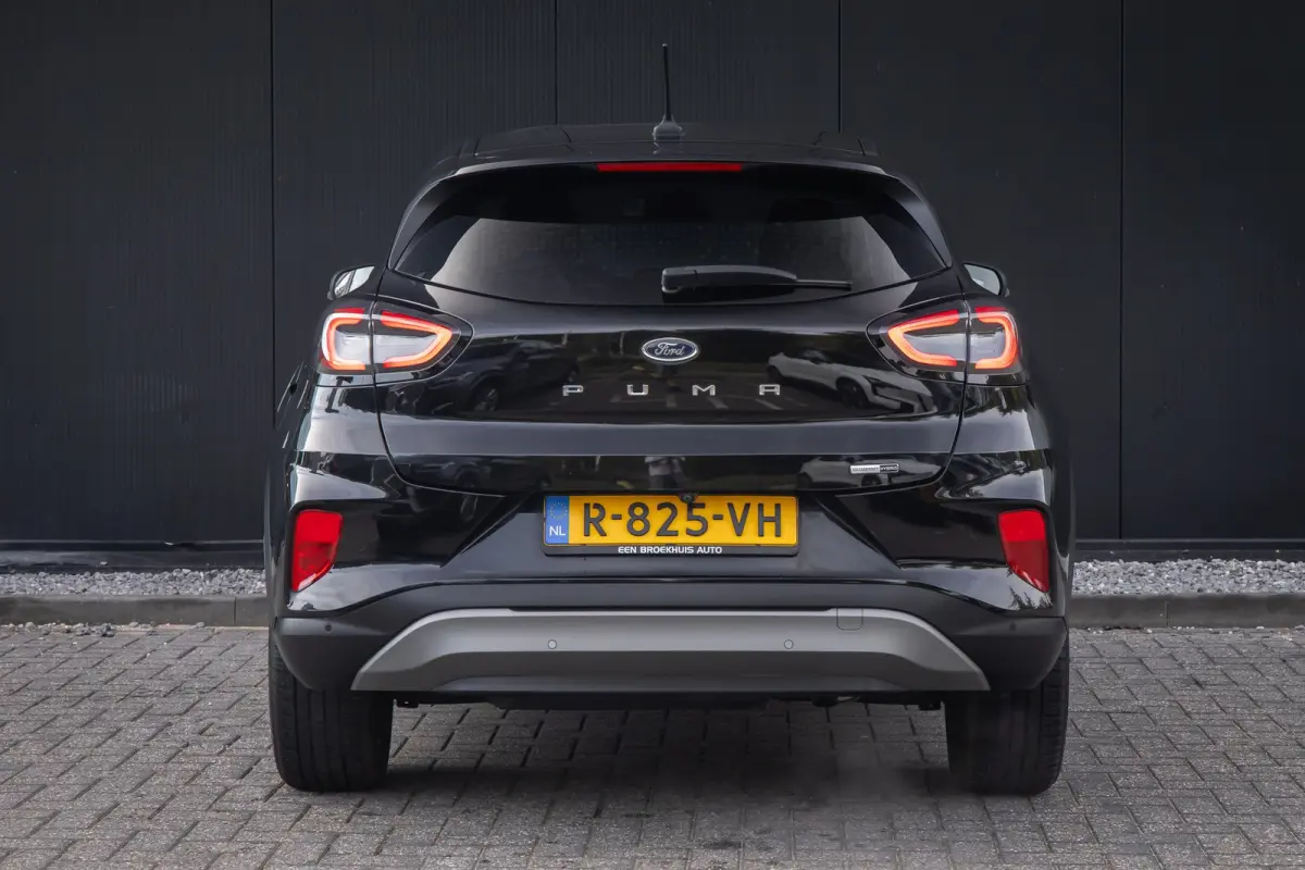 1.0 EcoBoost Titanium | 100 % dealer o.h. | LED verlichting | Camera | Winter-pack | Privacy-glass | Apple carplay / andriod auto