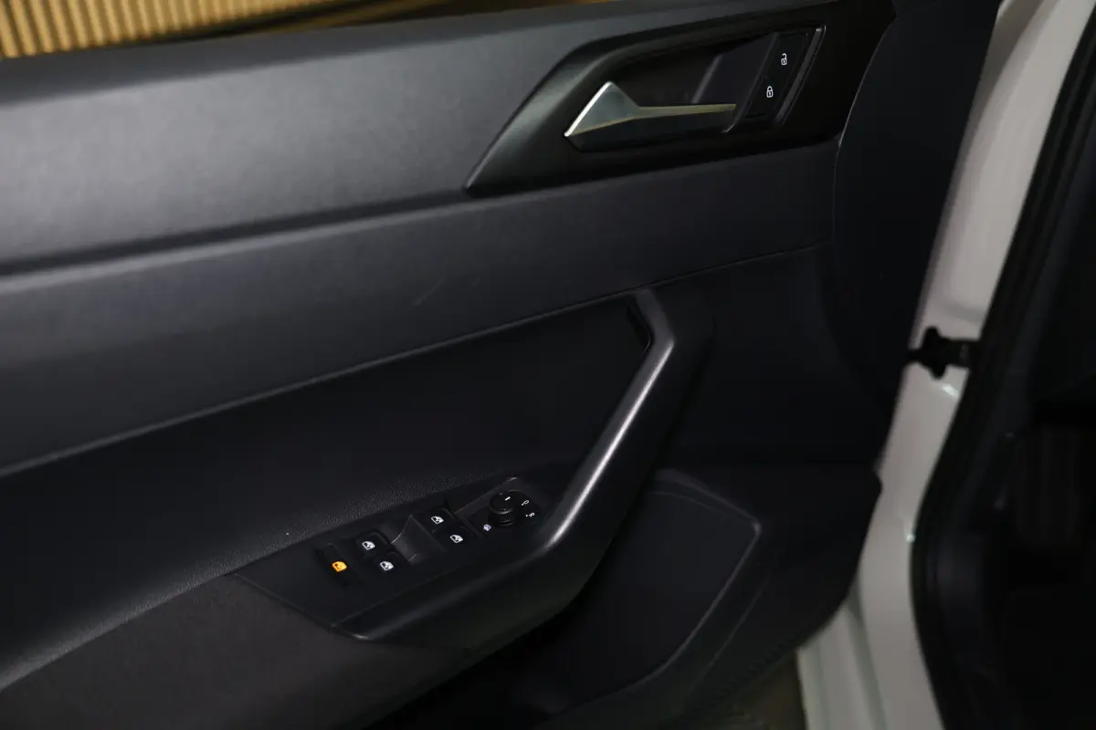1.0 TSI Edition VIRTUAL AIRCO PDC LANE FRONT ASSIST '25