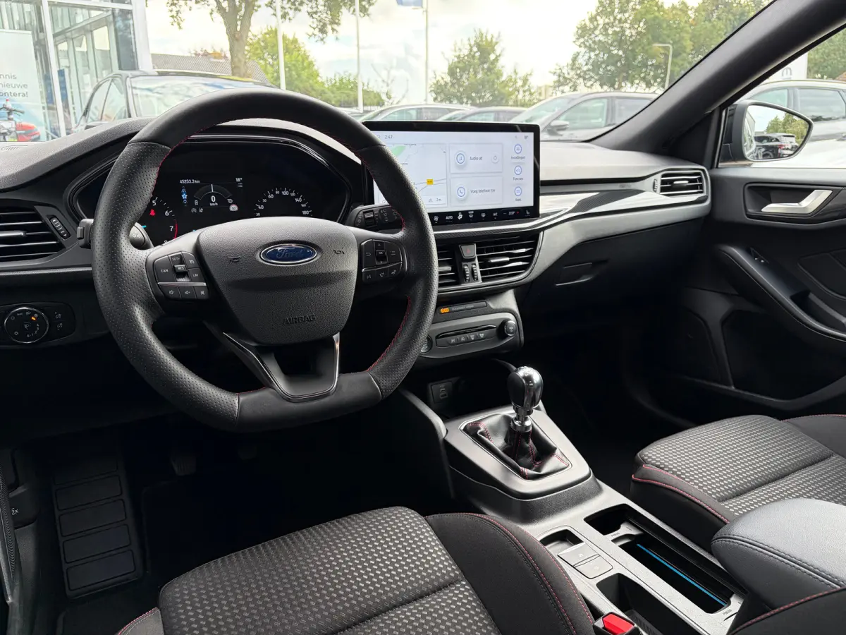 1.0 Hybrid 125 PK ST Line | STUUR, STOEL EN VOORRUITVERWARMING| FULL LED| NAVIGATIE + APPLE CARPLAY/ANDROID AUTO| PARKEERSENSOREN V+A| KEYLESS START| NEDERLANDSE AUTO| EERSTE EIGENAAR| DEALE