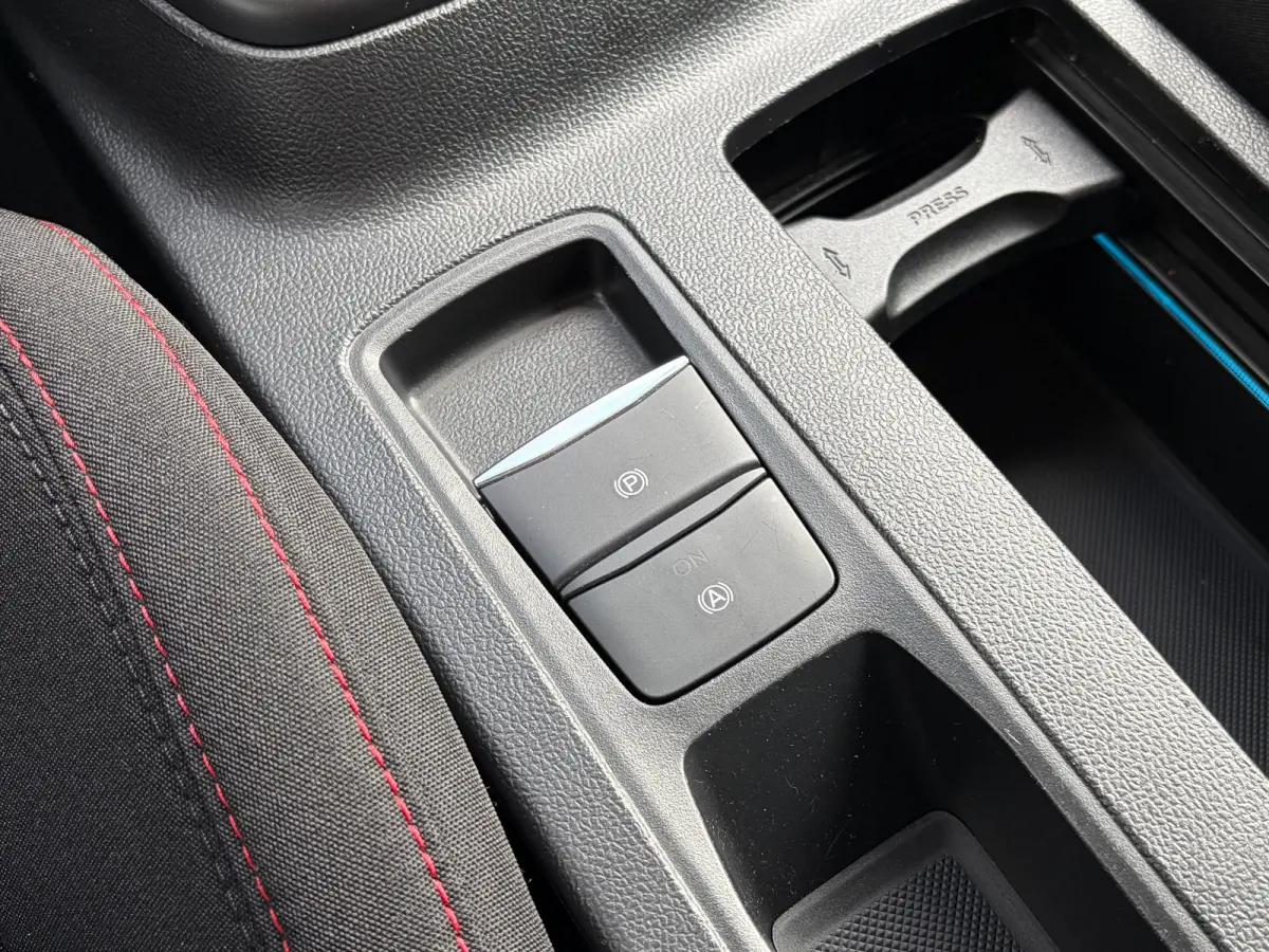 1.0 Hybrid 125 PK ST Line | STUUR, STOEL EN VOORRUITVERWARMING| FULL LED| NAVIGATIE + APPLE CARPLAY/ANDROID AUTO| PARKEERSENSOREN V+A| KEYLESS START| NEDERLANDSE AUTO| EERSTE EIGENAAR| DEALE