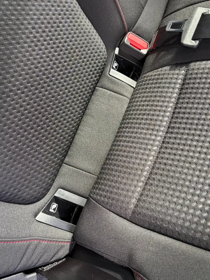 1.0 Hybrid 125 PK ST Line | STUUR, STOEL EN VOORRUITVERWARMING| FULL LED| NAVIGATIE + APPLE CARPLAY/ANDROID AUTO| PARKEERSENSOREN V+A| KEYLESS START| NEDERLANDSE AUTO| EERSTE EIGENAAR| DEALE