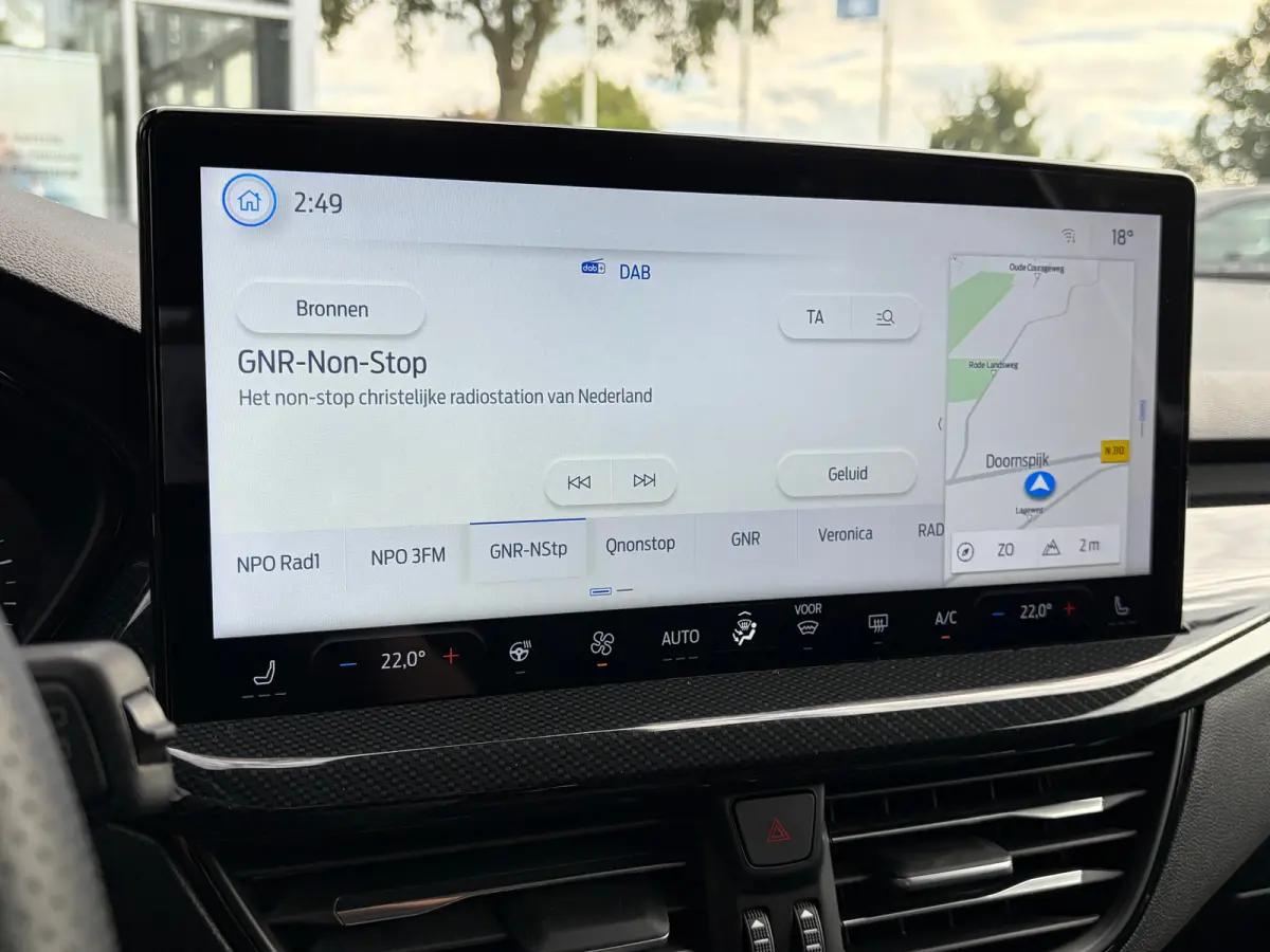 1.0 Hybrid 125 PK ST Line | STUUR, STOEL EN VOORRUITVERWARMING| FULL LED| NAVIGATIE + APPLE CARPLAY/ANDROID AUTO| PARKEERSENSOREN V+A| KEYLESS START| NEDERLANDSE AUTO| EERSTE EIGENAAR| DEALE