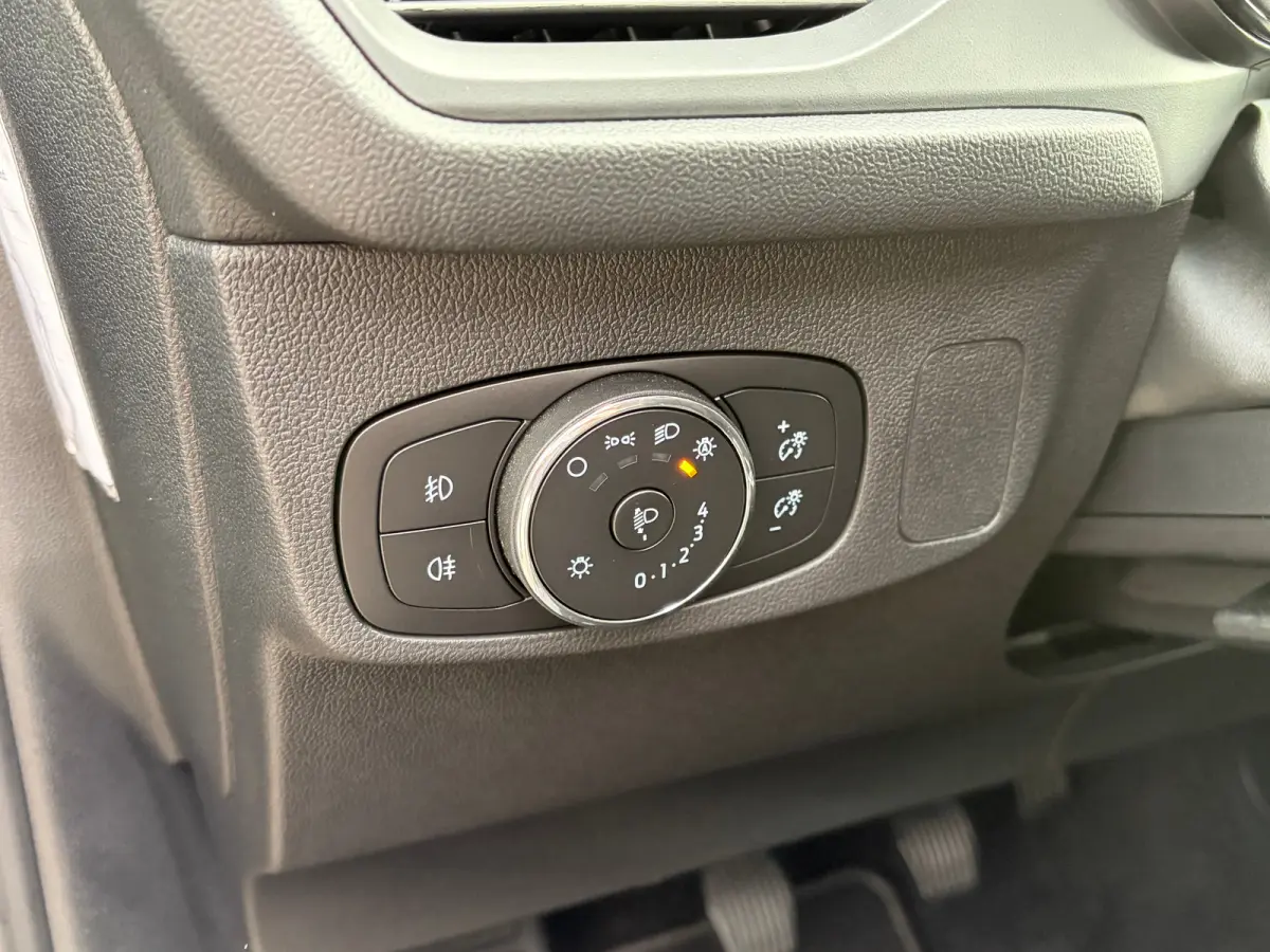 1.0 Hybrid 125 PK ST Line | STUUR, STOEL EN VOORRUITVERWARMING| FULL LED| NAVIGATIE + APPLE CARPLAY/ANDROID AUTO| PARKEERSENSOREN V+A| KEYLESS START| NEDERLANDSE AUTO| EERSTE EIGENAAR| DEALE