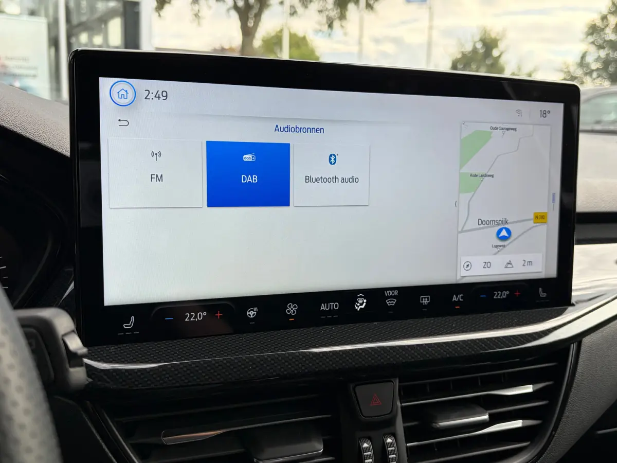 1.0 Hybrid 125 PK ST Line | STUUR, STOEL EN VOORRUITVERWARMING| FULL LED| NAVIGATIE + APPLE CARPLAY/ANDROID AUTO| PARKEERSENSOREN V+A| KEYLESS START| NEDERLANDSE AUTO| EERSTE EIGENAAR| DEALE